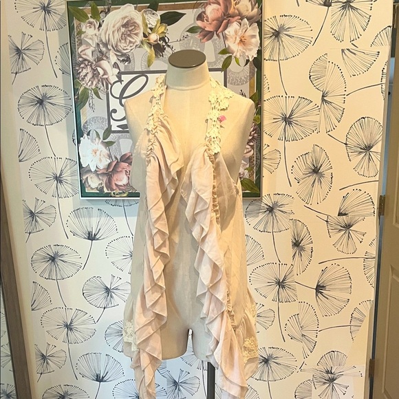 Unger M/L Elegant Ruffled Cream Halter Top - Picture 1 of 2